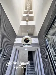  27 شقة فاخره طابق اخير مع روف بمساحة 205م للبيع في اربد مجمع عمان الجديد مقابل صالة مسايا