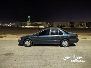 7 هوندا أكورد 1993