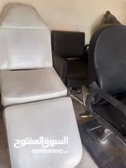  19 السلام عليكم موجود صالون نسائي كامل مستعمل شهرين فقط كلشي جديد للبيع بسعر كويس الموقع اربد وسكرا