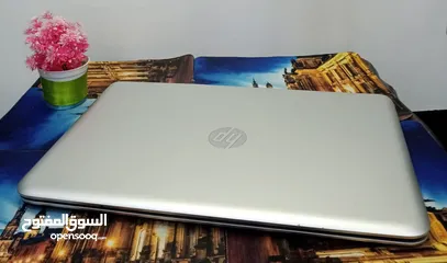  1 Laptop HP  :)