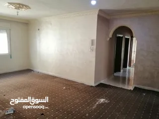  3 شقة للبيع في ماركا الجنوبية نادي السباق شيك المطار 3 غرف ومطبخ خشب بلوط وصالون و2 حمام وحماية راكبه