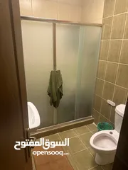  11 شقة ارضية فارغة للبيع في منطقة خلدا.