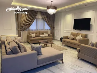  5 شقة مفروشة مودرن علي حمام سباحه قرب النيل بالدقي