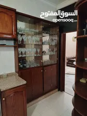  9 شقة أرضية للبيع في ابو نصير 240م مع مدخل مستقل وكراجين وتشطيبات فاخرة وفرش جديد بسعر مميز و اطلالة