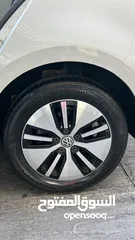  12 سيارة E-Golf للبيع بسعر ممتاز  كاش فقط