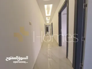 6 شقة طابق اول للبيع  في حي الصحابة بمساحة بناء 250م