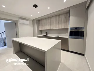  6 عبدون فيلا متلاصقة حديثة ( modern ) مع مسبح للإيجار الفارغ