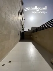  29 شقة فاخر شبة ارضي في طريق المطار الحويطي 170 متر داخلي و خارجي 170 متر بسعر مميز وتشطيب فلل