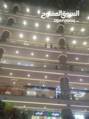  12 محل للايجار في. الطائره. علي الشارع الرئيسي مباشرة