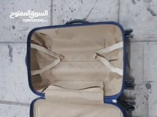  6 شنطة سفر بحالة ممتازة نوعها بولو