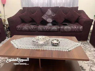  3 اثاث غرفة ضيوف مستعمل للبيع في حالة جيدة وسعر مغري للأستفسار بخصوص الغرفة يرجى التواصل مباشرة