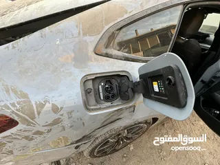  5 BMW i4 /2023 كهربائية بالكامل