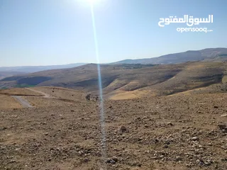  12 قطعة ارض 3دونمات ونصف فقط  مطلة ومرتفعه واصل جميع خدمات شرق جرش دحل