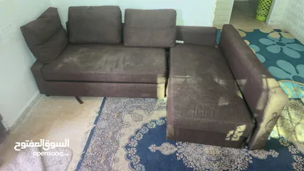  1 كورنار مديل امريكي وقابل تتخزين و ممكن يقلب سرير او مقعد مستعمل يحتاج الى صيانه