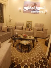  7 شقه للبيع طابق ارضي موقع مميز