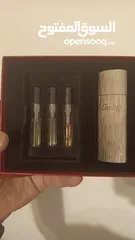  25 عطور جديده بتغليف شركتها للبيع وبعضها مستخدم منه أو مأخوذ منه تقسيمات