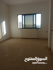  11 عمارة طابقية فاخرة للبيع مطلة على ثلاث شوارع  تصلح لشركه اسكان في أرقى مناطق الجبيهه