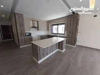  5 Unfurnished apartment to Rent  ( Property 38692 )-174796145