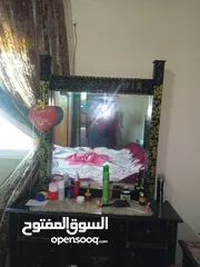  2 تخت غرفة نوم وغزانه غرفه نوم مع فريزر للبيع الاستعمال خفيف بحال الوكالة