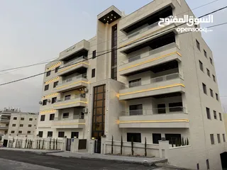  1 شقق مساحة ( 180م و 190م طابق اول و ارضي و روف ) في البنيات -طريق المطار خلف مدارس القادة