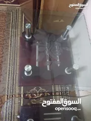  1 طاولا وحده كبيره وتنتين صغار