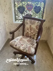  1 كرسي مكتبي دوار