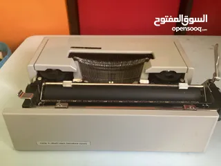  11 الة كاتبة Olivetti Dora Typewriter Fully fixed, Deep Cleaned, Lubricated and has Fresh New Rubber.