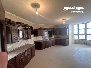  20 شقة فخمة كبيرة ( 230م) ذات إطلالة بانورامية رائعة و عالية في أجمل مناطق شفا بدران. منطقة قصور وفلل.