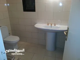  2 شقة طابق اخير مع روف