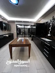  10 شقة للبيع عبدون ارضي معلق 260 م