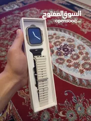  2 ساعة x8 ultra smart watch بحالة ممتازة جدا مع 7 كساتك