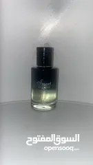  8 اي عطر 25 كل روائح الجديده عطر بعلبته اصلي يدوم 3 ساعات موجود كل العطور في صفحه إنستغرام