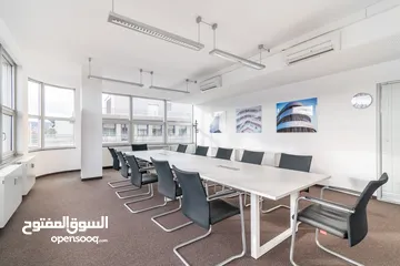  4 Open plan office space for 15 persons in Muscat, Pearl Square