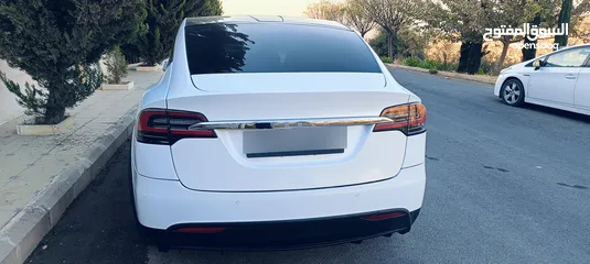  10 تيسلا موديل X 90D
