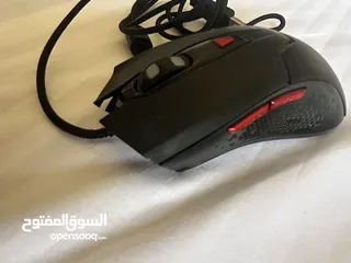  6 لوحة مفاتيح للألعاب و ماوس للألعاب اصليين 100/100 تفقدوا الوصف