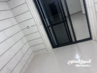  3 شقه للايجار السنوي فقط