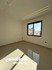  2 شقة ارضية مع مدخل خاص و ترس في مرج الحمام منطقة طبقة خلف مدارس الخمائل