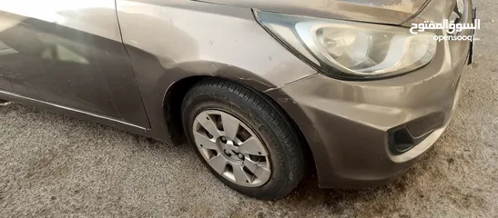  12 Hyundai Accent 2012 Auto gear