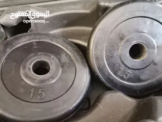  5 معدات أثقال كامله ( دامبلز حديد ) معها اضافي بار طويل للبيع بسعر حرق
