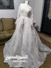  25 بدلات زفاف وخطبة وملون... فساتين زفاف وخطبة وملون وطرحات عروس وتوربان عروس