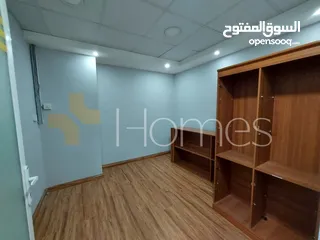  4 مكتب طابق رابع مشطب ومدوكر في شارع مكة، مساحة المكتب 90م