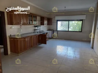  7 شقة ارضية من فيلا مع ترسات خلدا
