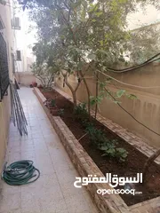  4 شقة شبه ارضي سوبر ديلوكس مجددة بالكامل للبيع