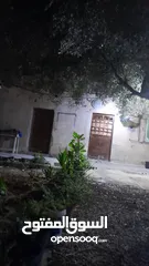  3 بيت مكون من غرفتين + صاله خارجيه+ صاله داخليه +مطبخ +حمام