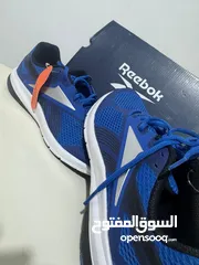  2 حذاء رياضي أزرق من Reebok، خفيف، بتهوية جيدة ونعل مريح بتقنية Memory Tech.