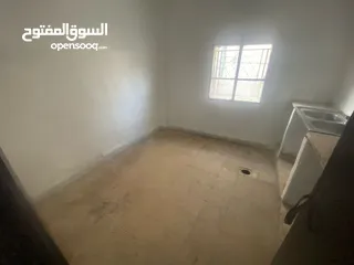  4 منزل للبيع في منطقة المشيرفة