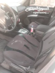  4 هونداي سنتافيه . ركز رخصه وتامين سنه  شاشه أندرويد كبيره حساس خلفي  فتحة سقف  شصيات نضاف  عمدان الف