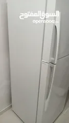  2 ثلاجة LG شبة جديد موجودة في بيتونيا