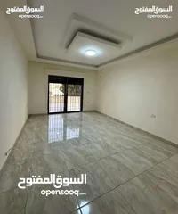  5 شقة ارضية للايجار- تشطيبات سوبر ديلوكس مع مدخل مستقل وترس امامي وكراج خاص- في اجمل مناطق الياسمين
