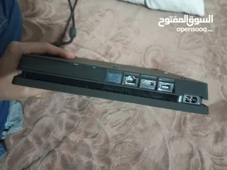  7 بلايستيشن 4 Super Slim 1 TB  للبيع بلايستيشن 4 سلم بحالة ممتازة!